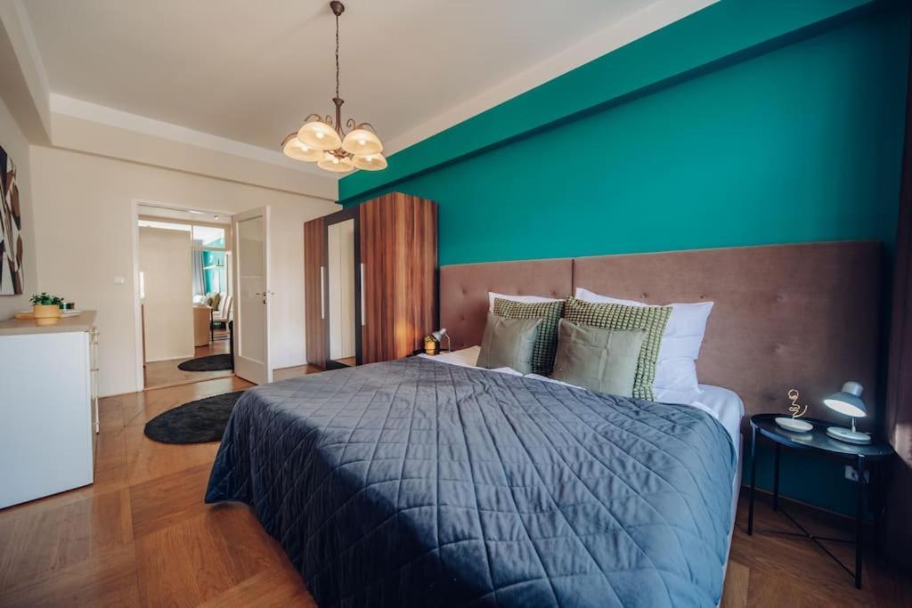 Downtown 2Bd Riverside Apartment Near Dancing House 프라하 외부 사진